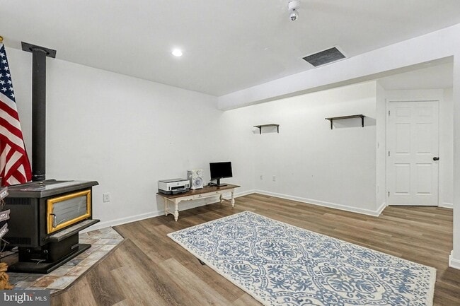 Building Photo - 1713 Chesterfield Square