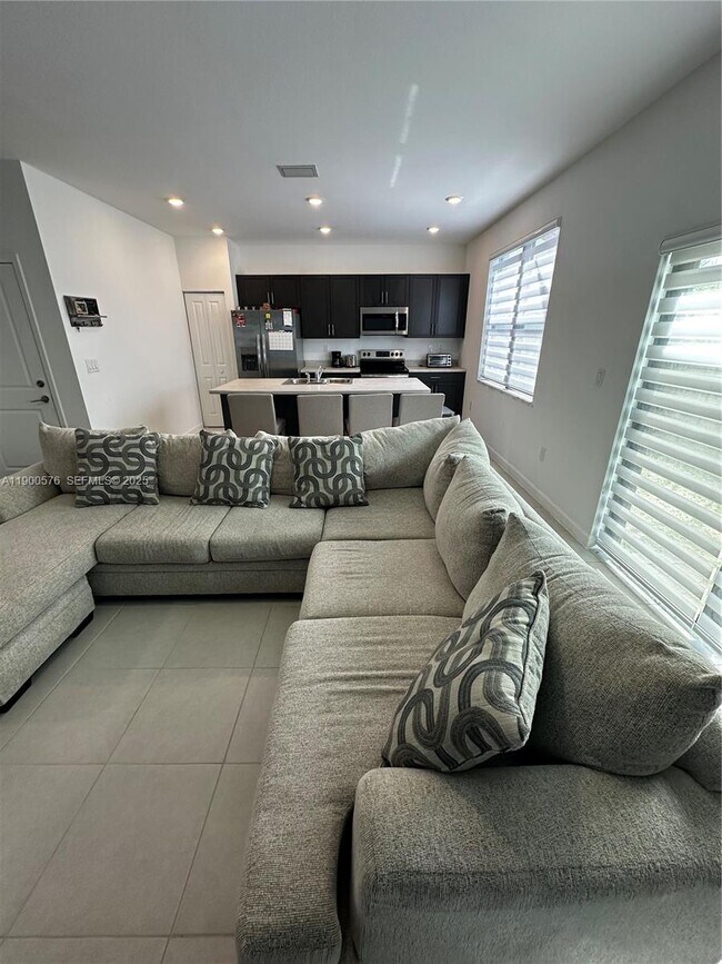 Building Photo - 10164 SW 231st Ln