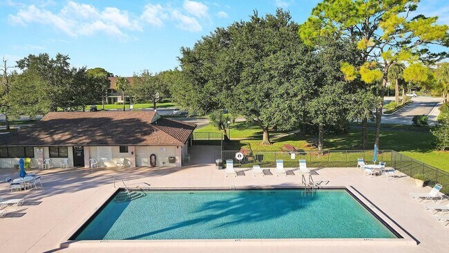 Building Photo - 6341 Chasewood Dr