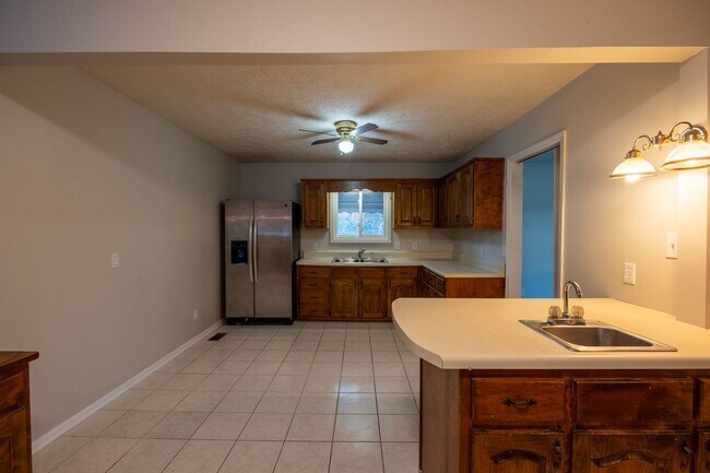 Building Photo - 3BD 2Bath