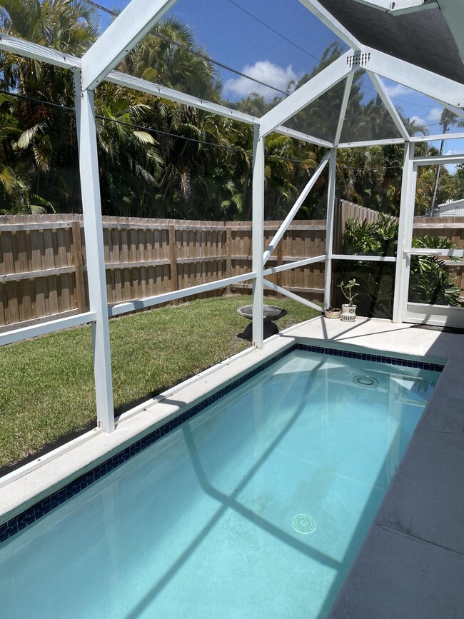 Building Photo - 3196 SW Areca Dr