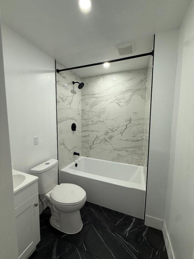 Building Photo - 161 6th Ave