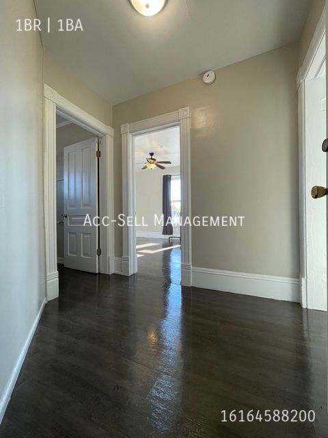 Building Photo - 1003 Bridge St NW