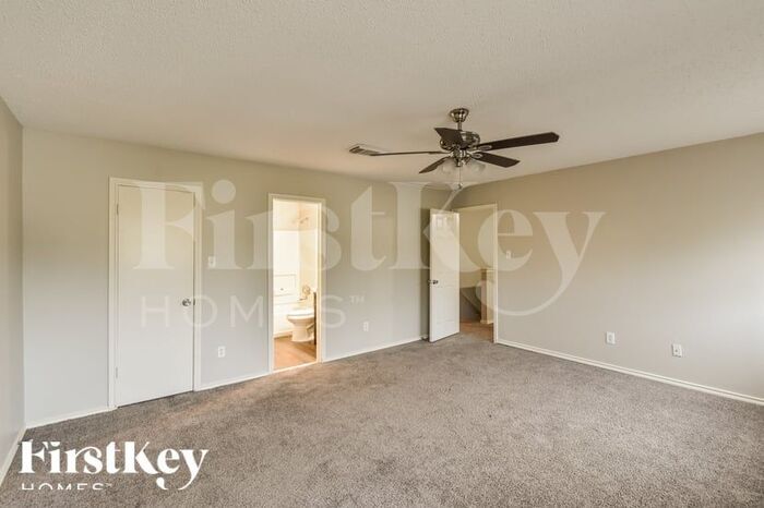 Building Photo - 6635 Meadow Fawn Dr