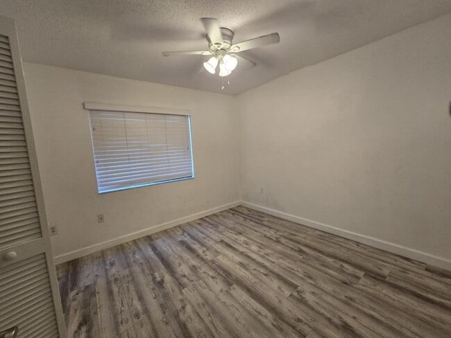 Building Photo - 9418 Nakoma Way