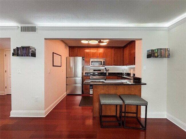 Building Photo - 210 5th Ave S