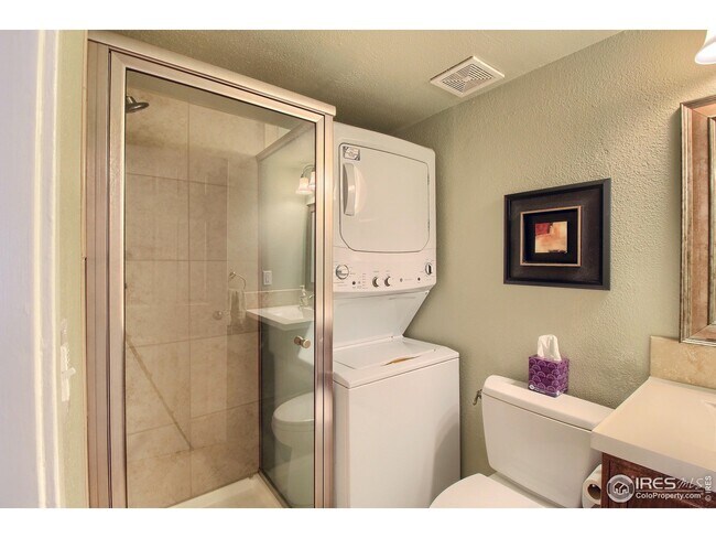 Building Photo - 855 W Moorhead Cir