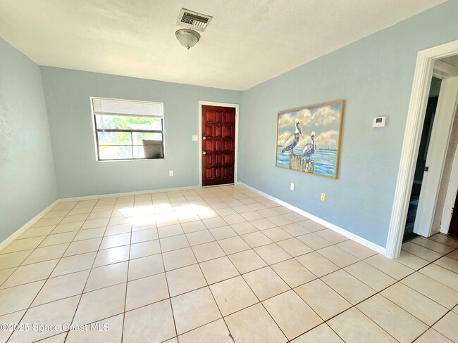Building Photo - 484 Poinciana Dr