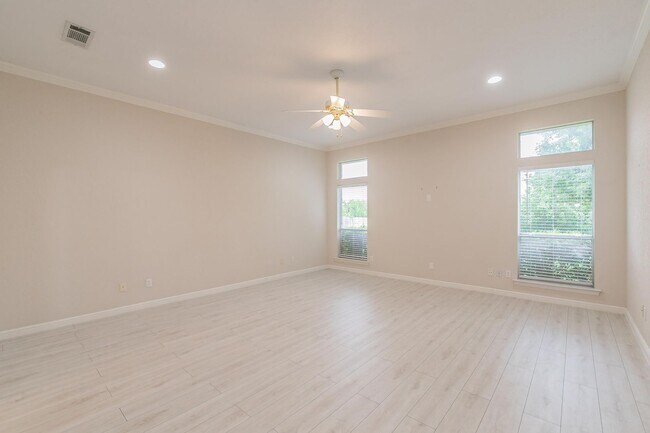 Building Photo - Beautiful 4 Bedroom Home in Ridgmar