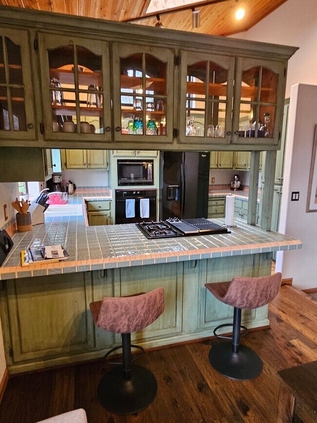 Building Photo - Spacious Beautiful retreat - IN Buckingham