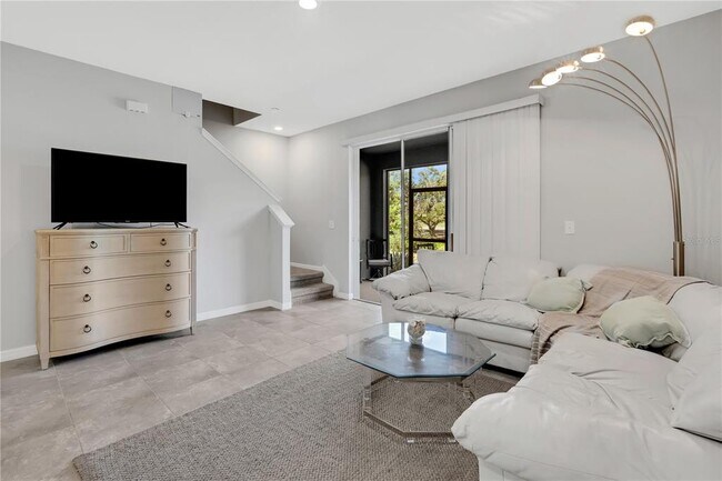 Building Photo - 8649 Daydream St