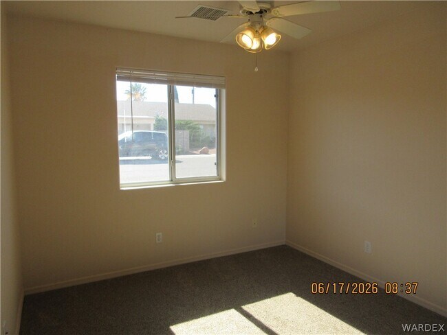 Building Photo - 2747 Phoenix Ave
