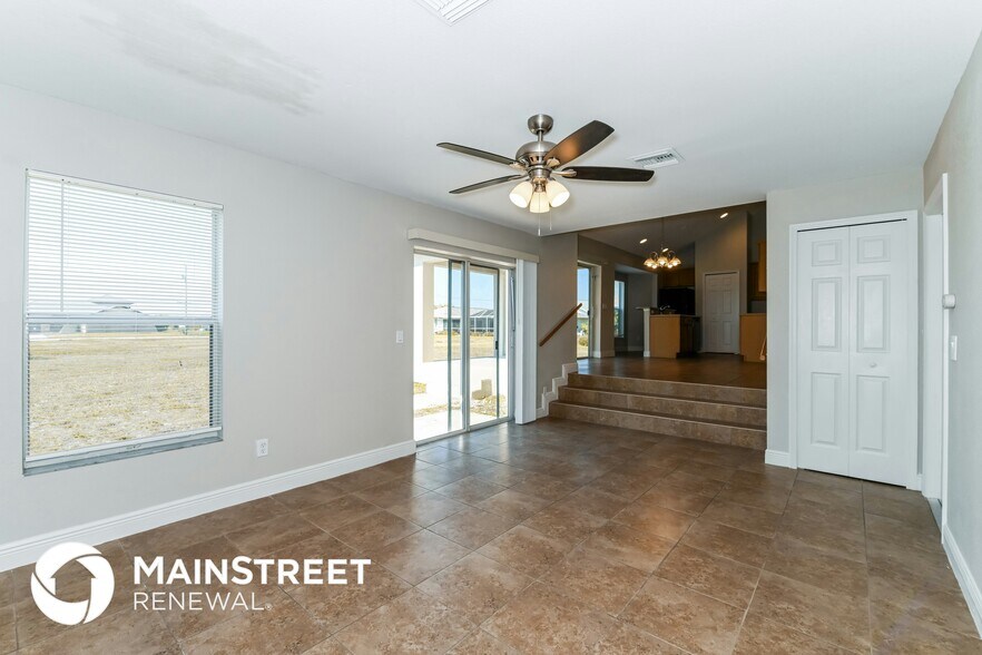 Building Photo - 1002 SW 4th Ave