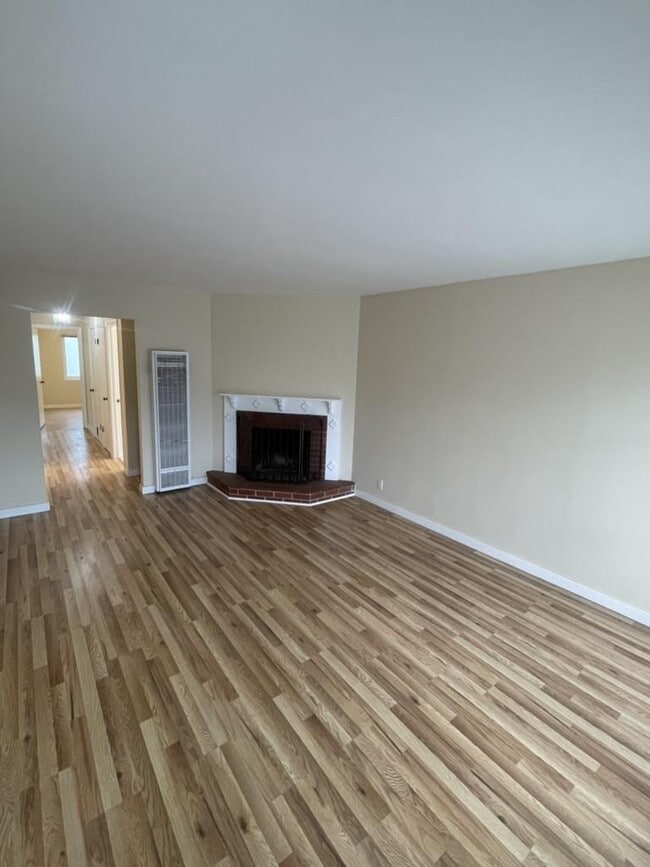 Building Photo - 265 Mastick Ave