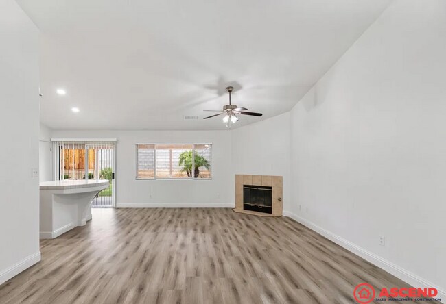 Building Photo - Spacious 4BD/2BA Home in Bakersfield (93312) – Garage, Fireplace & Pet-Friendly!