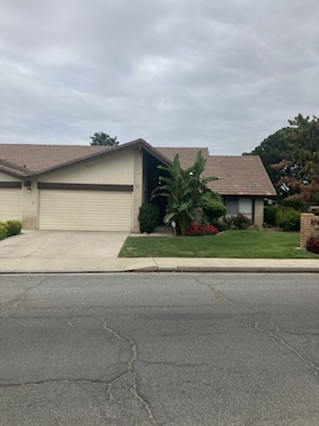 Primary Photo - 3200 El Encanto Ct