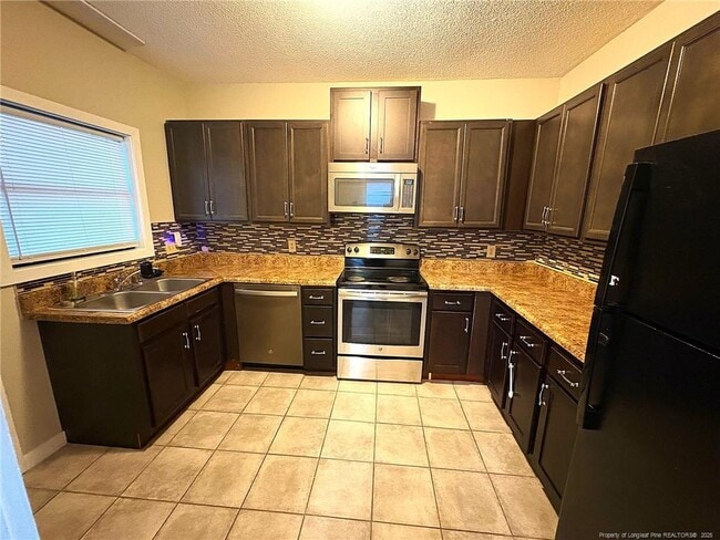 Building Photo - 5905 Waters Edge Dr