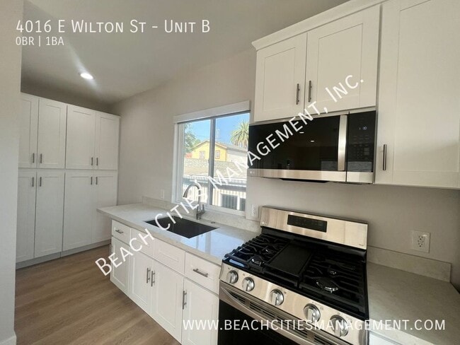 Primary Photo - 4016 E Wilton St