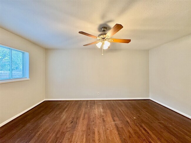 Building Photo - 4916 Worth St