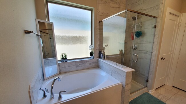 Building Photo - 305 Rise Ln