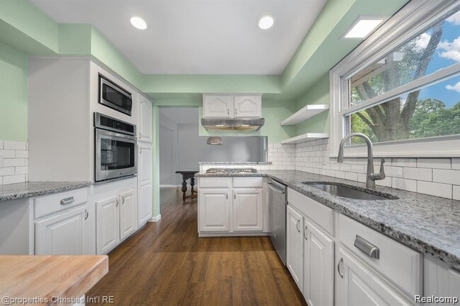 Building Photo - 126 Orchardale Dr
