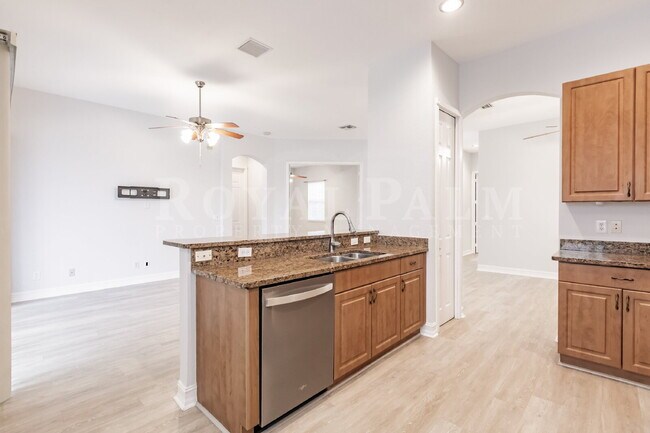 Building Photo - 12060 Lucca St