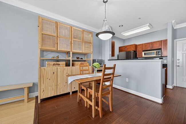 Building Photo - 2299 Lone Star Dr