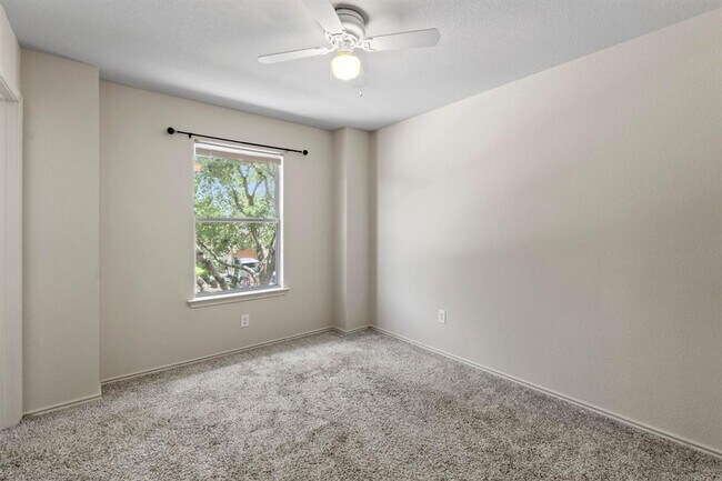Building Photo - 4608 Acers Ln