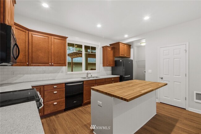 Building Photo - 16439 77th Avenue Ct E