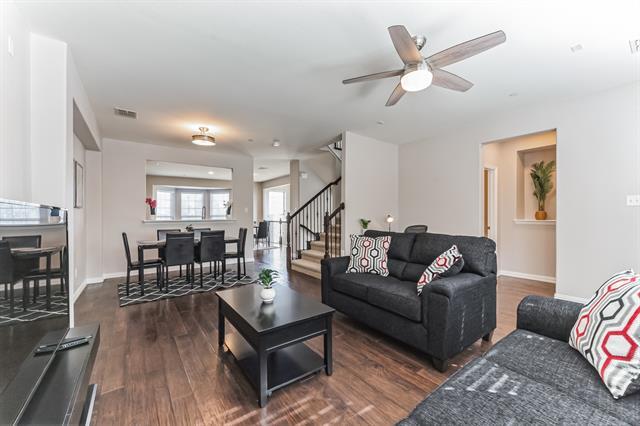 Building Photo - 7880 Oxer Dr