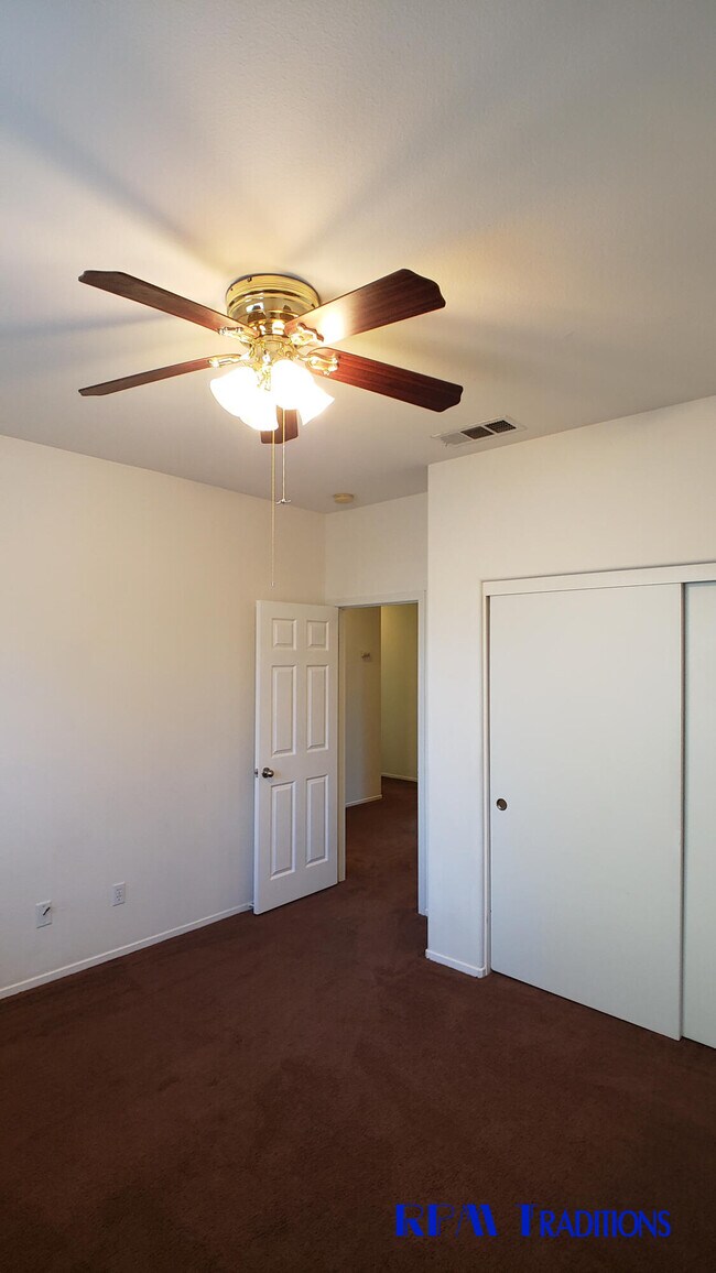 Building Photo - 3048 W Lingard St