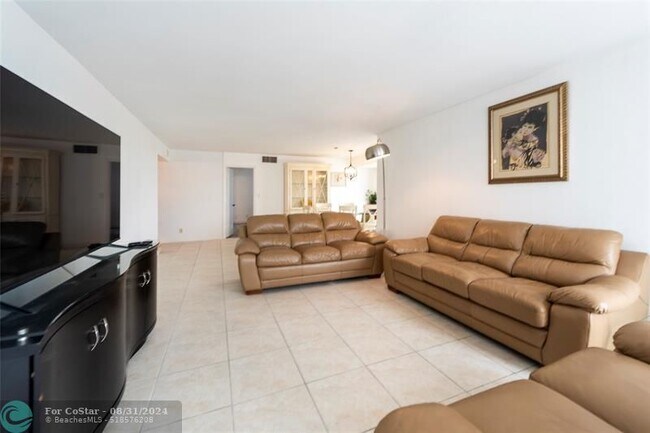 Building Photo - 1370 S Ocean Blvd