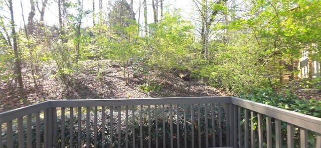 Building Photo - 330 Knoll Ridge Ct