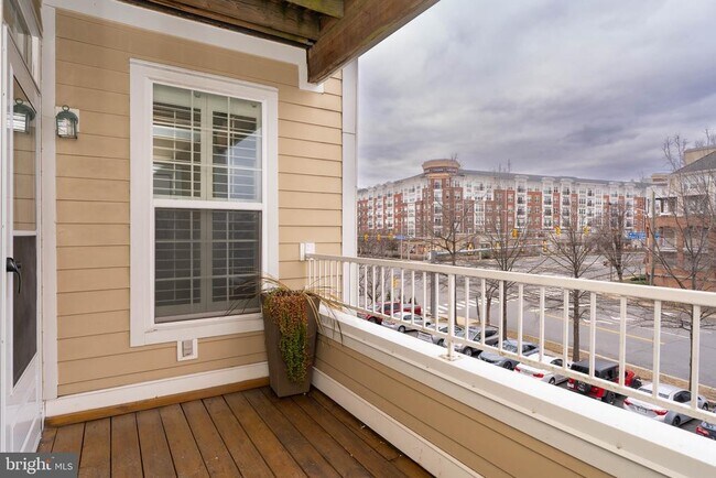 Building Photo - 8183 Carnegie Hall Ct