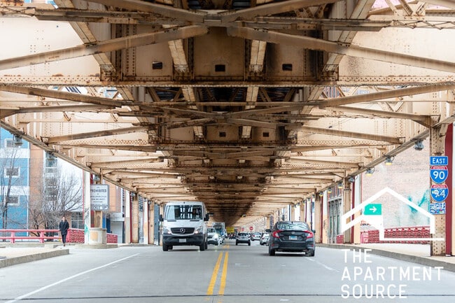 Building Photo - 353 N Desplaines St