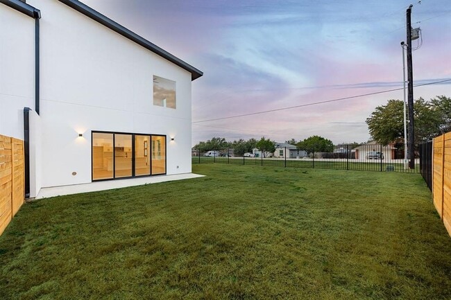 Building Photo - 21508 Twain Cove