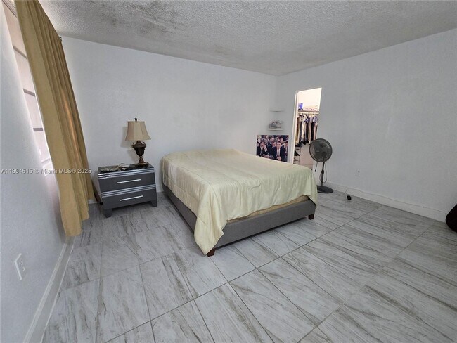 Building Photo - 10801 SW 109th Ct