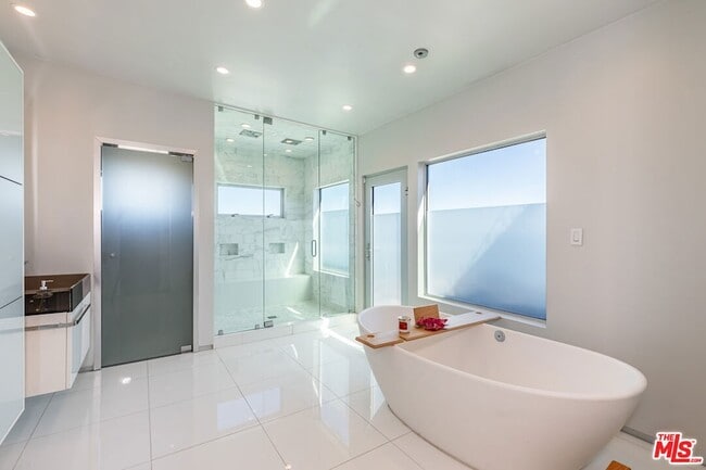 Building Photo - 26050 CA-1