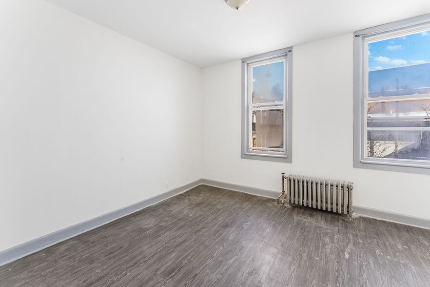 Building Photo - 549 9th St