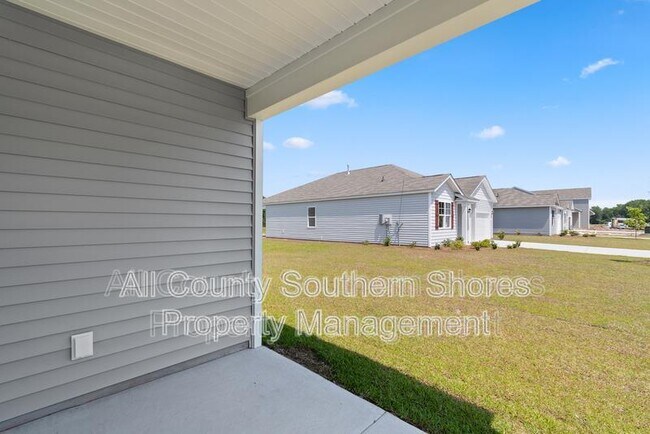 Building Photo - 215 Konik St