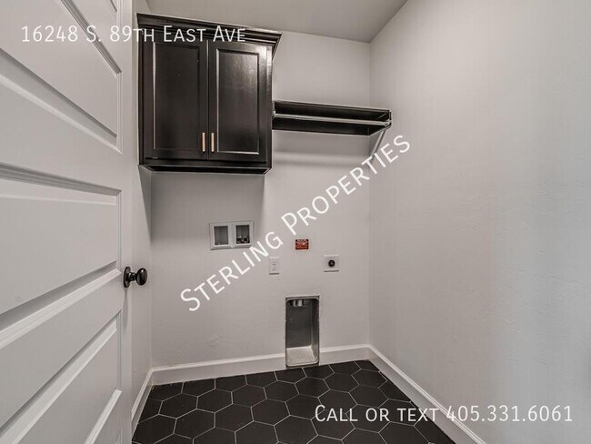 Building Photo - 16248 S 89th E Ave