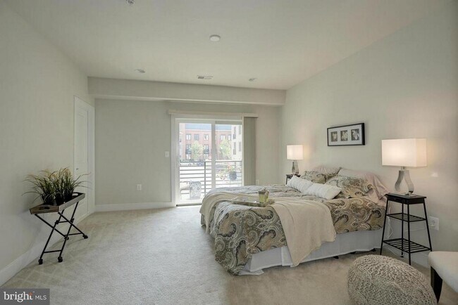 Building Photo - 2009 Richmond Hwy