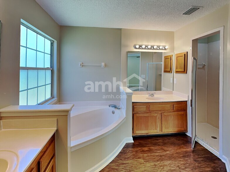 Building Photo - 2949 Biloxi Trl