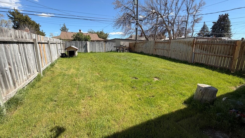 Building Photo - 505 Linden Dr