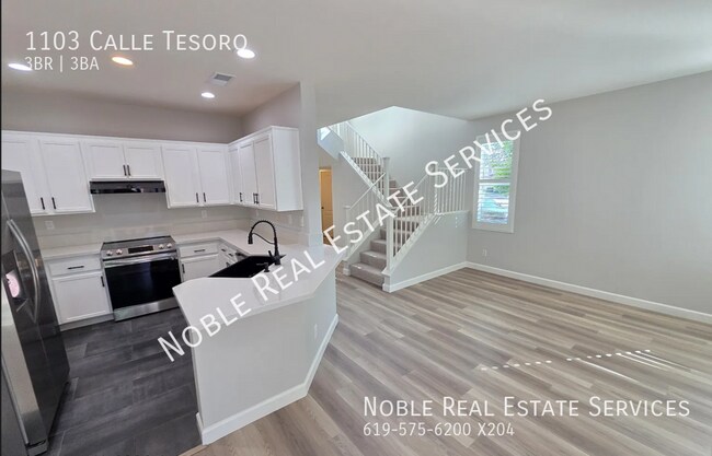 Building Photo - 1103 Calle Tesoro