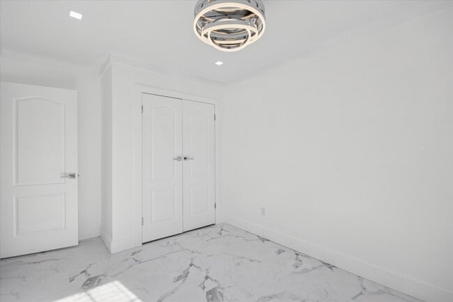 Building Photo - $200 RENT CREDIT | MOVE-IN READY! (Pet Friendly)