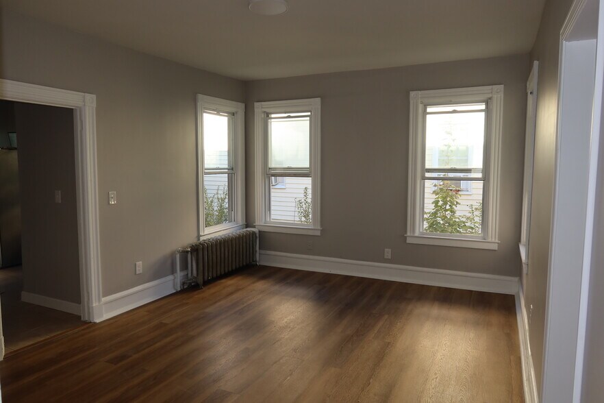 Unit 2 Living Room - 16 Benton St