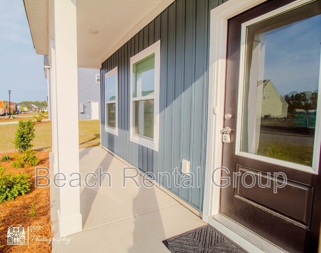Building Photo - 1860 Villena Dr