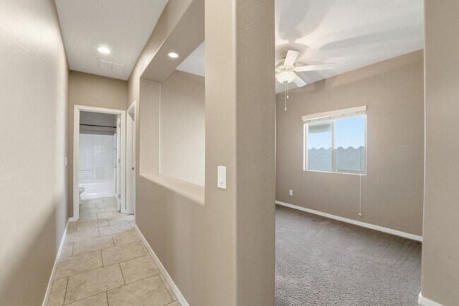 Building Photo - Ironwood Crossing Gem! 3 Bed + Den, Open Layout & Resort Amenities
