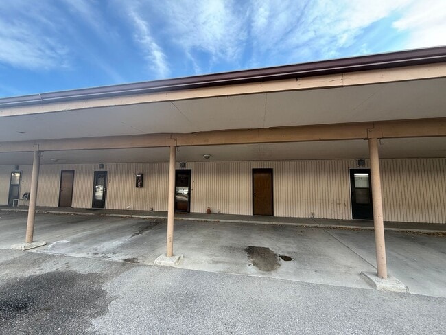 Building Photo - 2 Bedroom Townhome in Taylorsville
